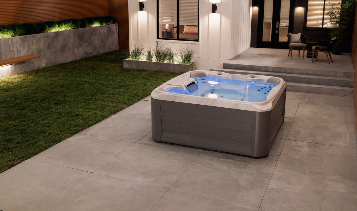 Sundance® 680™ Series Spas