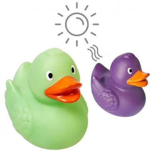 Magic rubber duck with UV color change - green to purple